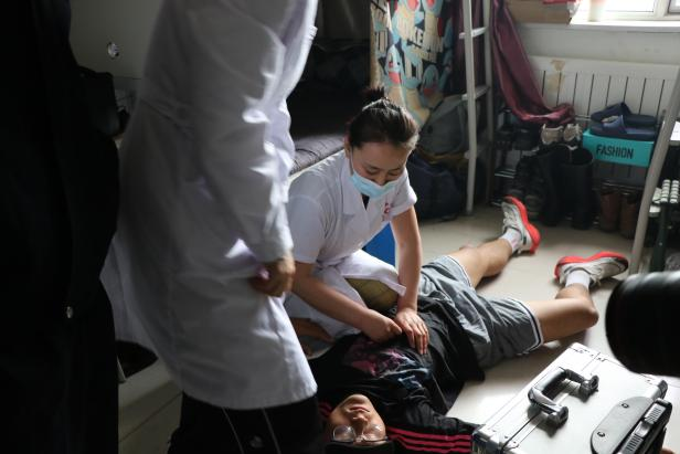 举办突发应急事件培训_校园安全自救互救技能培训_校园突发事件应急演练