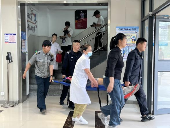 校园突发事件应急演练_举办突发应急事件培训_校园安全自救互救技能培训